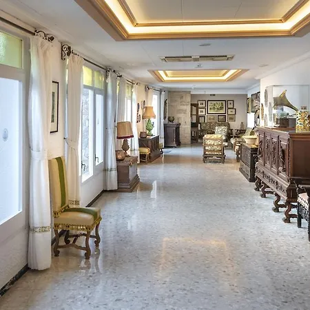 Ght Neptuno-tossa & Venus Hotell