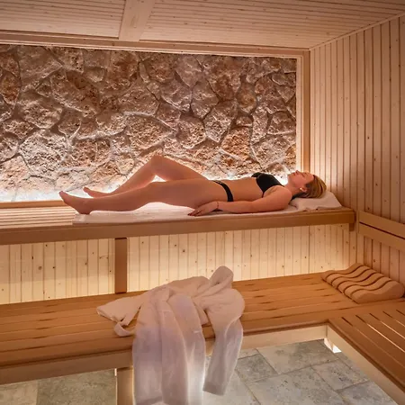 Ght Neptuno-tossa & Venus Otel